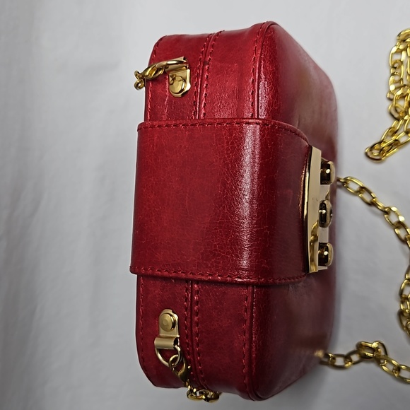 Cinti Red Leather Square Long Gold Chain Crossbody Bag With Lock and Key - Picture 10 of 16